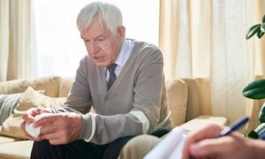 elderly-man-talking-about-his-problems-psychotherapy